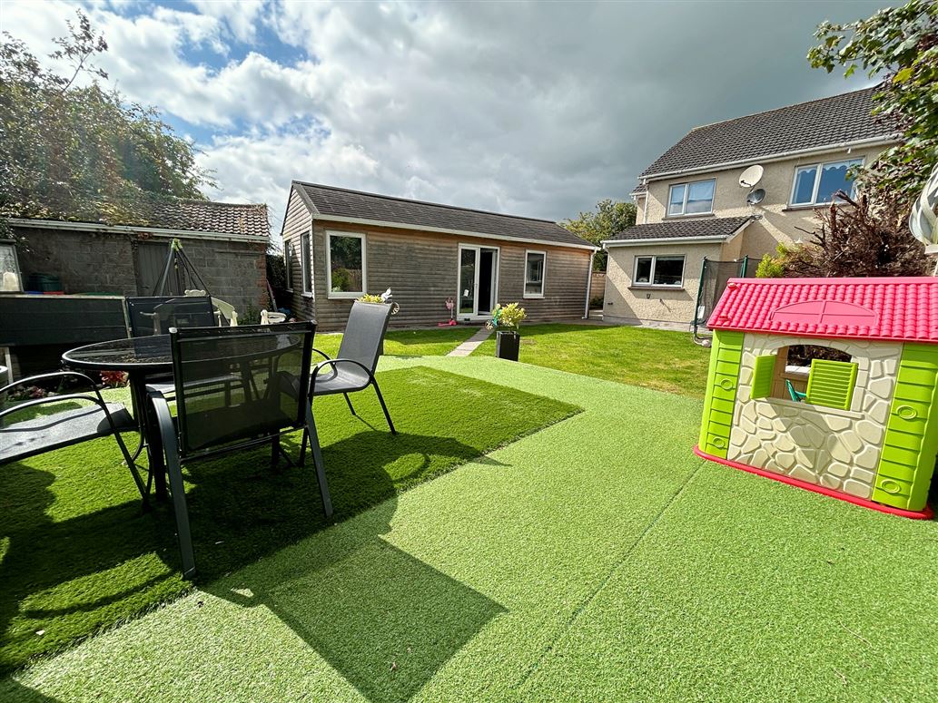 11 The Dale, Downshire Park, Blessington, Wicklow
